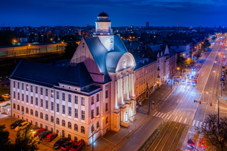 Uczelnia Uniwersytet Ekonomiczny W Katowicach (UE)